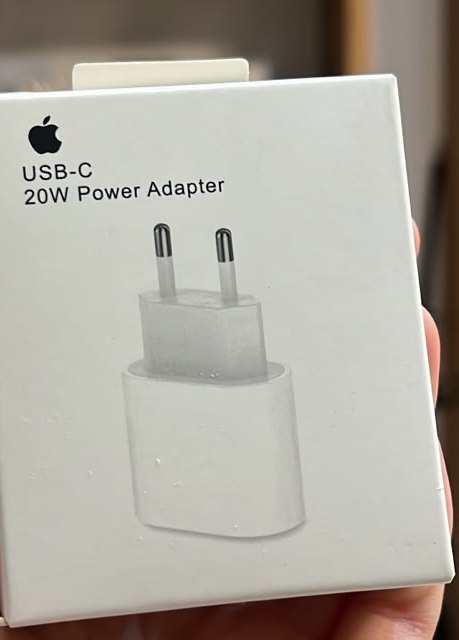 Fonte USB-C 20W para iP
