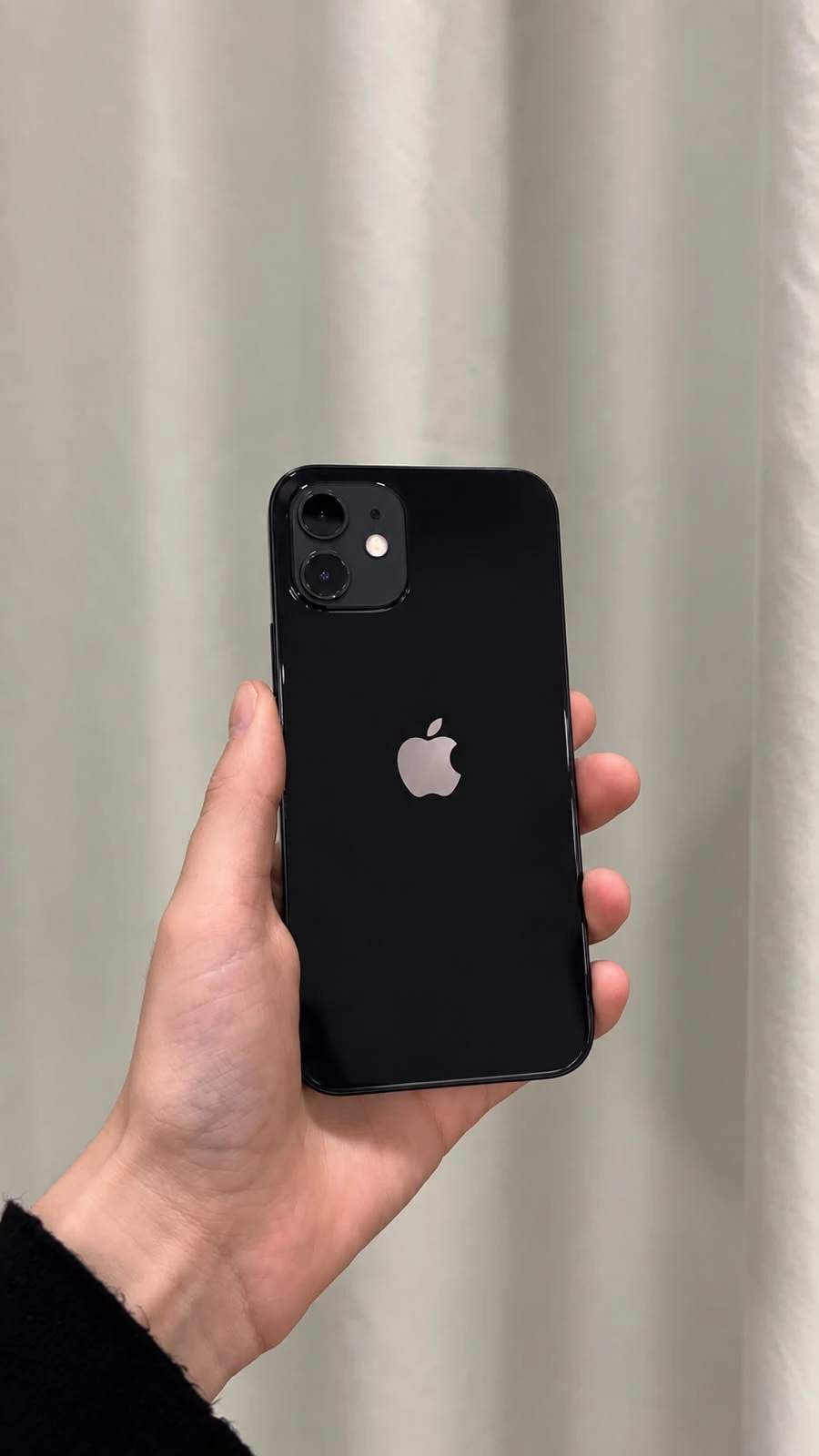 Apple iPhone 12 64GB Preto