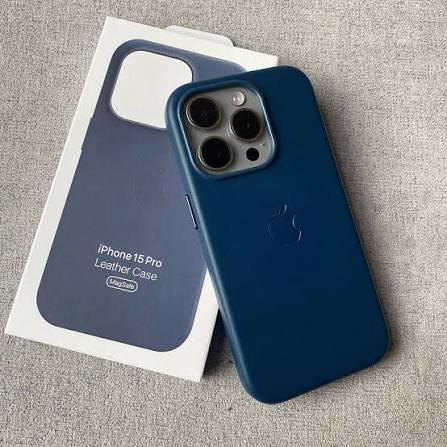 Case Premium Couro iP 17 Pro Max